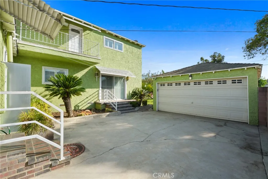 2202 W 153rd Street, Compton, California 90220 home-pic-23